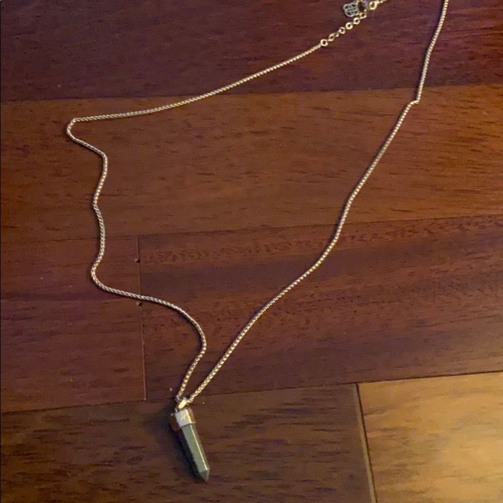 Kendra Scott necklace